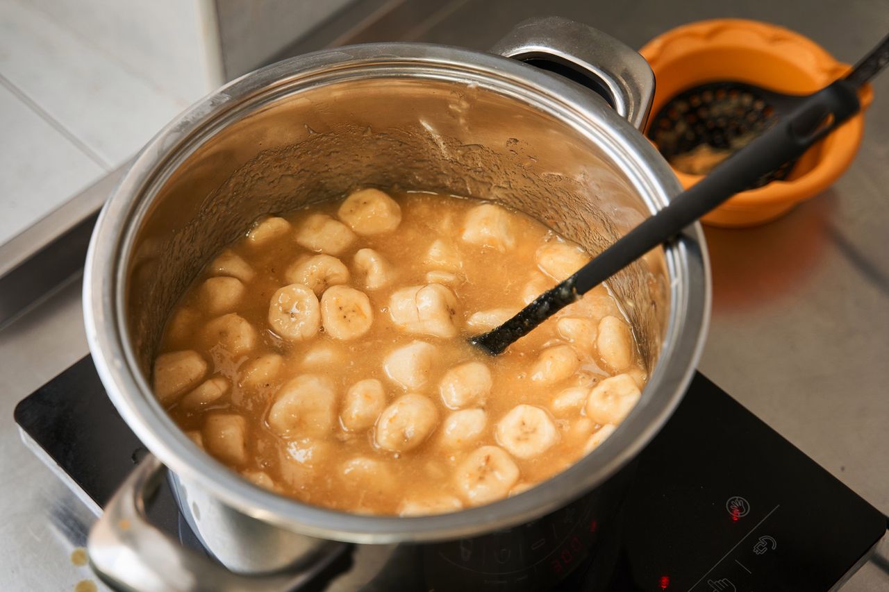 Syrop z miodu i bananów. Domowy preparat oczyszczający płuca