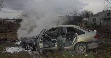 Pożar samochodu w Ćmielowie