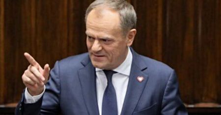 Komedia w TV Republika. Przemówienie Tuska nagle przerwane