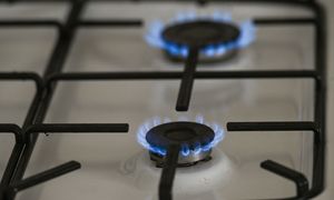 Gaz w Europie drożeje. Zapasy przed zimą są niepokojąco niskie
