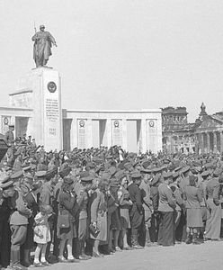 Świat był w euforii. A Niemcy? Jak reagowali na zakończenie wojny?