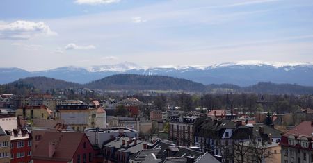 Wybory samorządowe 2024 Jelenia Góra. Lista kandydatów na prezydenta miasta