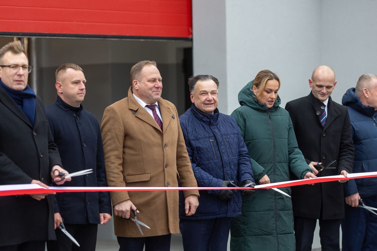 Nowy samochód i odnowiona strażnica - wielka feta w Ochotniczej Straży Pożarnej w Bulkowie