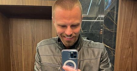 Marcin Hakiel pochwalił się wspólnym zdjęciem z tatą: "Jaki ojciec, taki syn". Internauci w szoku: "JAK BRACIA" (FOTO)