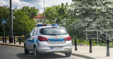 33-latek z Tarnobrzegu zaatakował znajomych. Zdemolował 2 mieszkania i ukradł auto