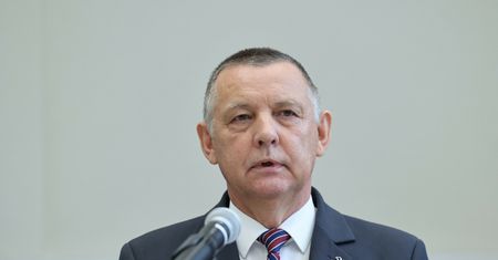 "Nakłaniano do składania fałszywych zeznań przeciwko mnie". Banaś chce komisji śledczej