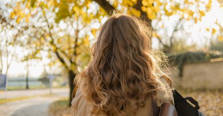 Jesienna pielęgnacja włosów anti-aging. Jak zatrzymać czas?