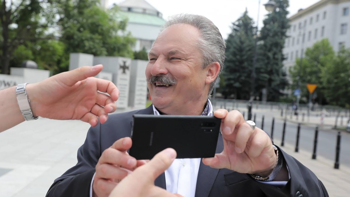 Marek Jakubiak
Tomasz Gzell
kampania, kandydat, Marek Jakubiak, polityka polityk, pomnik Armii Krajowej i Polskiego Pa�stwa Podziemnego, prezydencka, prezydenckie, prezydent, RP, wyborcza, wybory, wybory prezydenckie 2020