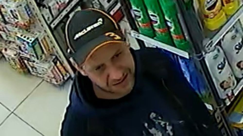 Wizerunek mężczyzny, który ukradł perfumy