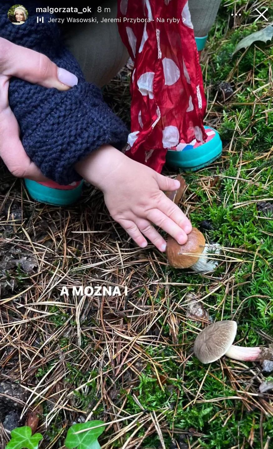 Małgorzata Ostrowska-Królikowska wybrała się z wnuczką na grzyby