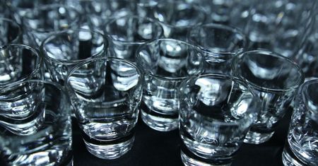 Kontrowersyjna wódka w saszetkach. Na horyzoncie nowe przepisy?