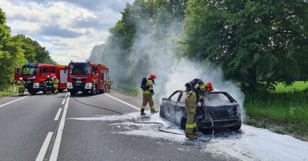 Na krajowej 11 zapalił się samochód