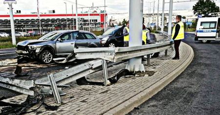 Kierowca audi chciał uciec za wszelką cenę. Wyprzedzał rowem. Wideo z Lublina