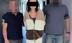 Działali metodą "na prokuratora". 51-latka i 18-latek okradali seniorów