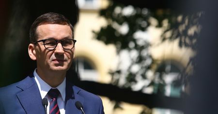 KE chce, by Polska wycofała wniosek do TK złożony przez premiera