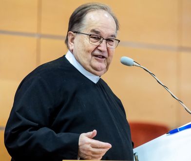 O. Rydzyk posłuchał lekarzy i zaszczepił się trzy razy. "Znałem takich, co ich nie słuchali i wąchają kwiatki od spodu"