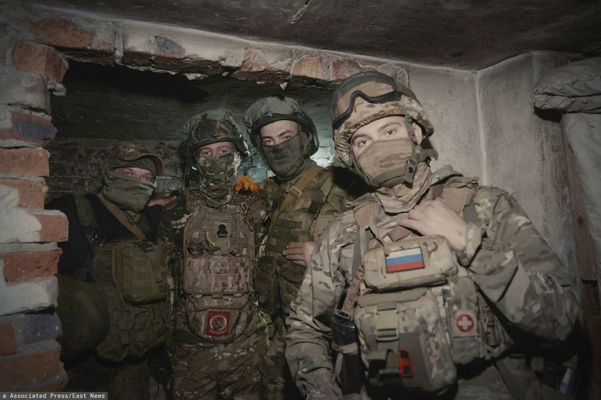 Rosjanie dobijają rannych - swoich i Ukraińców. Mordują jeńców i cywili (zdjęcie ilustracyjne)