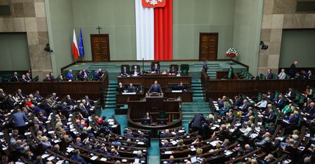 Projekt "Tak dla religii i etyki w szkole". Sejm zdecydował co dalej