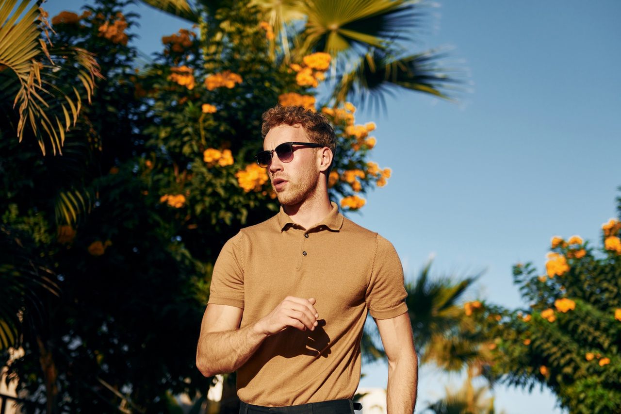 Koszule męskie z krótkim rękawem w nietypowych stylizacjach – poznaj nasze propozycje