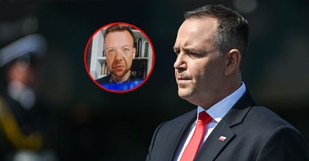 Nazwał Nawrockiego "pachanem". Został zwolniony