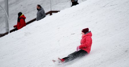 Czwarta fala się rozpędza. Co z feriami zimowymi? Padła obietnica