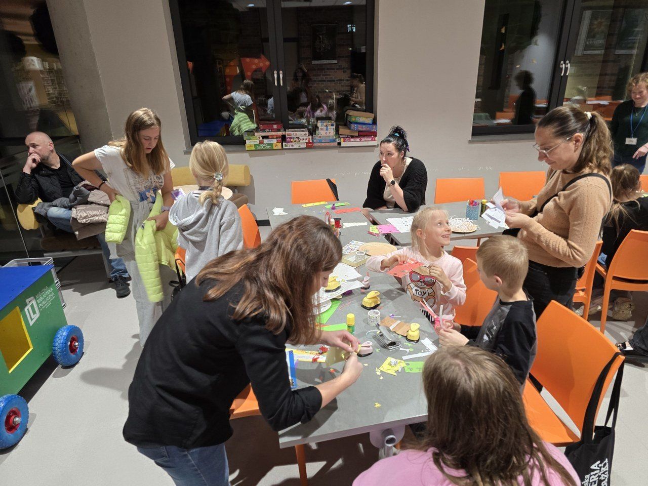 Leszno: "Noc Bibliotek". Można było zwiedzić zakątki Galerii Książki