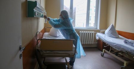 Koronawirus w Polsce. Skandal w szpitalu w Nowym Targu. Dyrekcja postawiła warunek zwolnionej położnej
