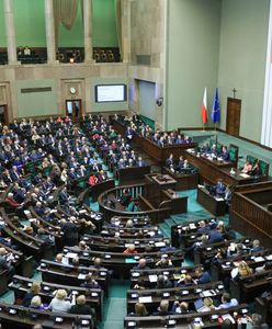 900 chrześniaków czeka na pieniądze. Jest decyzja Sejmu