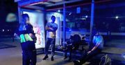 Warszawa: 5-latka zasypiała na ławce. Ojciec pił alkohol z kolegą
