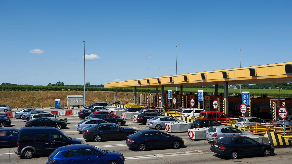 Korek na A1
Adam War�awa
A1, Amber One, autostrada, bramka, bramki, czekanie, d�ugi, komunikacja, korek, oczekiwanie, op�ata, podr�, Rusocin, samochody, samoch�d, sezon, turystyka, urlop, weekend, zjazd