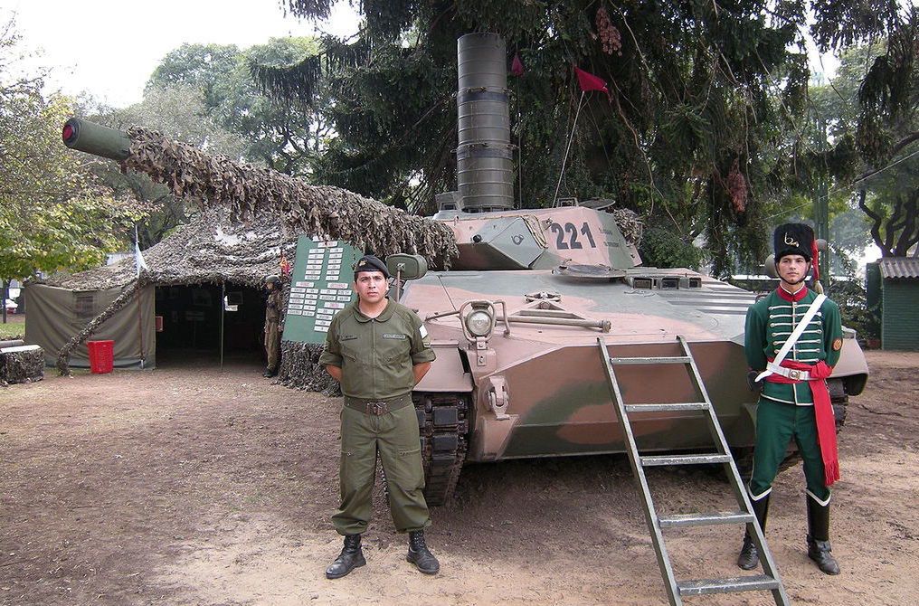 Prototyp TAM-a powstał w 1975 roku w Niemczech, a pierwszy egzemplarz w służbie pojawił się dopiero w 1994 roku