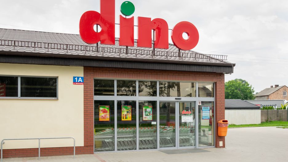 Dino to sieć kojarzona z budynkami o prostej architekturze, które stawia w mniejszych miejscowościach