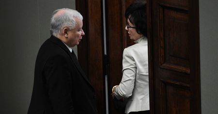Kara dla Jarosława Kaczyńskiego? Przekładane posiedzenie. "Spiskowe teorie"