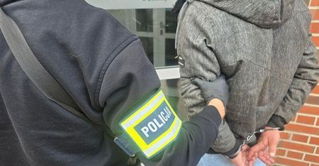 Oleśnica: Ukradł z kościoła gitarę i rower, na którym pojechał prosto do lombardu