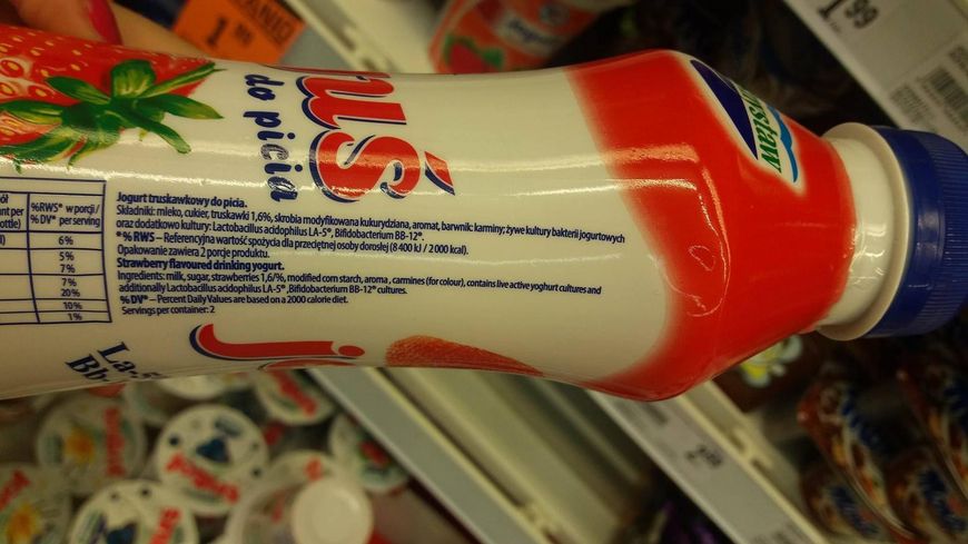 Jogurt truskawkowy do picia firmy Krasnystaw