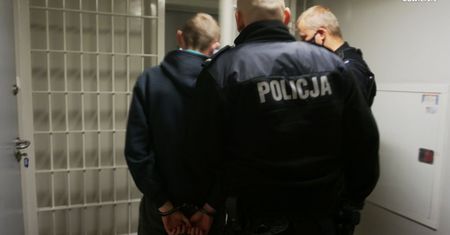 Śląsk. Taki kolega… Wymusił pieniądze, zabrał telefon, pobił. Pójdzie siedzieć