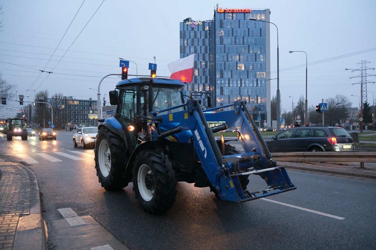 Spontaniczny przejazd rolników do centrum Lublina