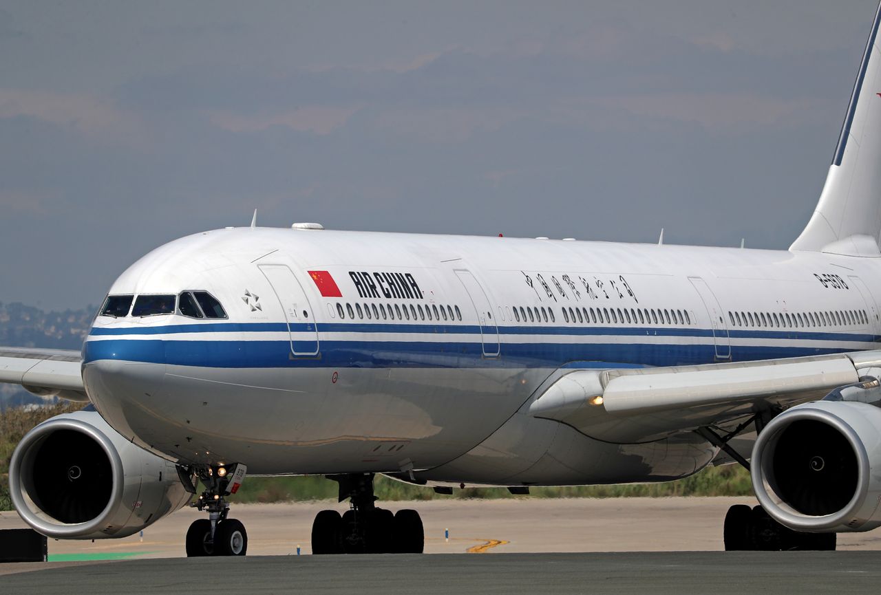 "Rosyjska przestrzeń powietrzna powinna być otwarta dla wszystkich". Linie lotnicze z UE tracą w starciu z Chińczykami