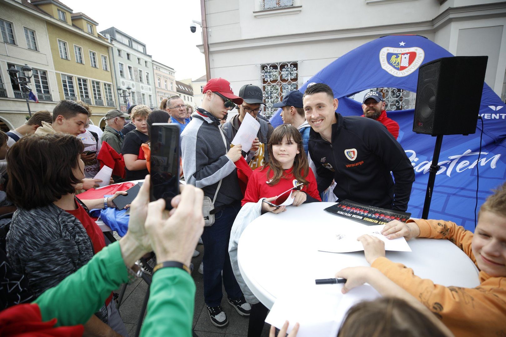 14.05.2025 r. Spotkanie piłkarzy Piasta Gliwice z kibicami przed derbami z Górnikiem Zabrze.