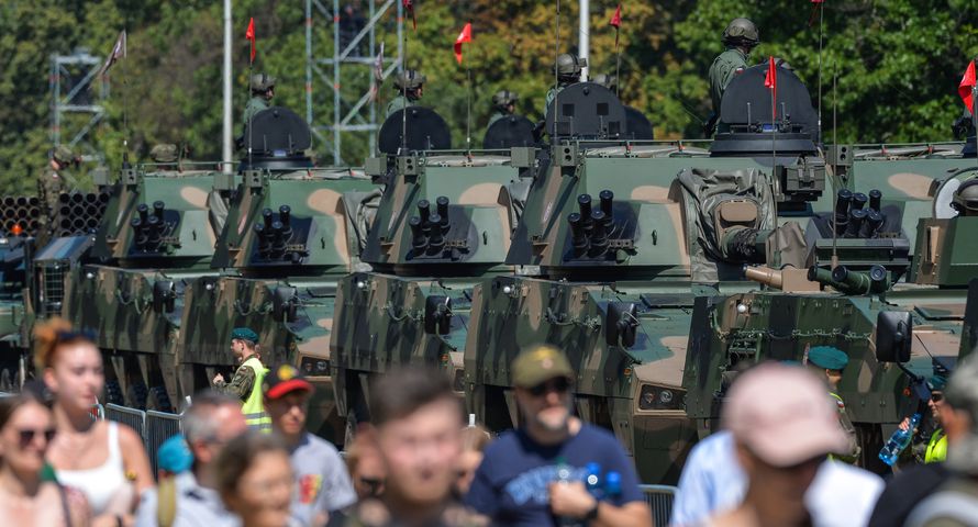 Święto Wojska Polskiego. Co pokażą TVP, TVN24, Polsat News, wPolsce24 i Republika?