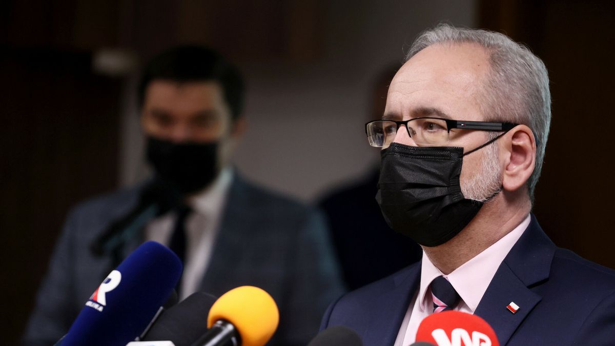 Jeśli utrzyma się trend wzrostu nowych zakażeń, w środę lub w piątek możliwe są kolejne restrykcje 