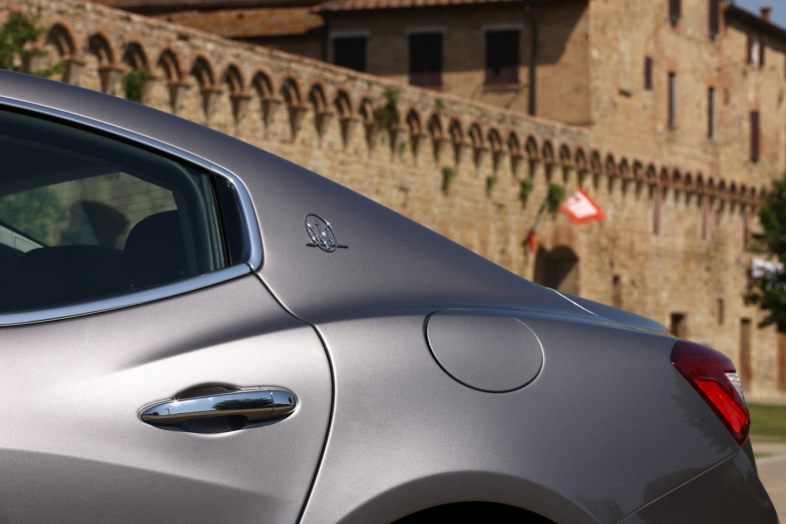 2014 Maserati Ghibli - Włosi wiedzą, co to piękno [galeria] 38