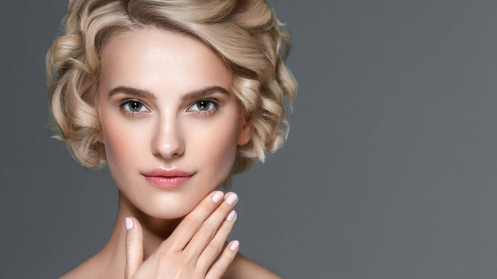 Modnie pomalowane krótkie paznokcie. Zapoznaj się z najpiękniejszymi trendami manicure 1