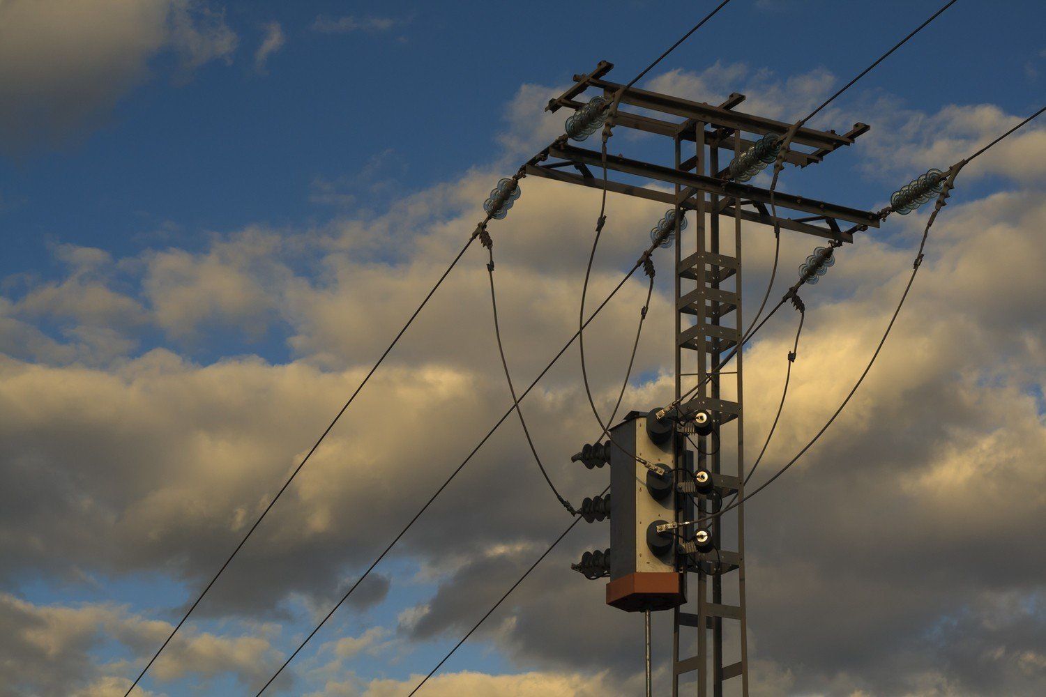 Stawki za energię elektryczną w 2024 i 2025 roku