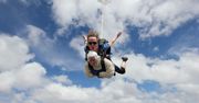 Nieustraszona 102-latka skoczyła ze spadochronem. Pobiła rekord