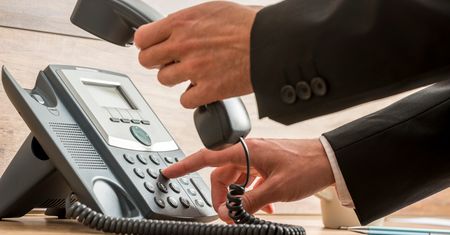 Asystent Google wsparciem pracowników infolinii – sposób na niecierpliwych klientów?