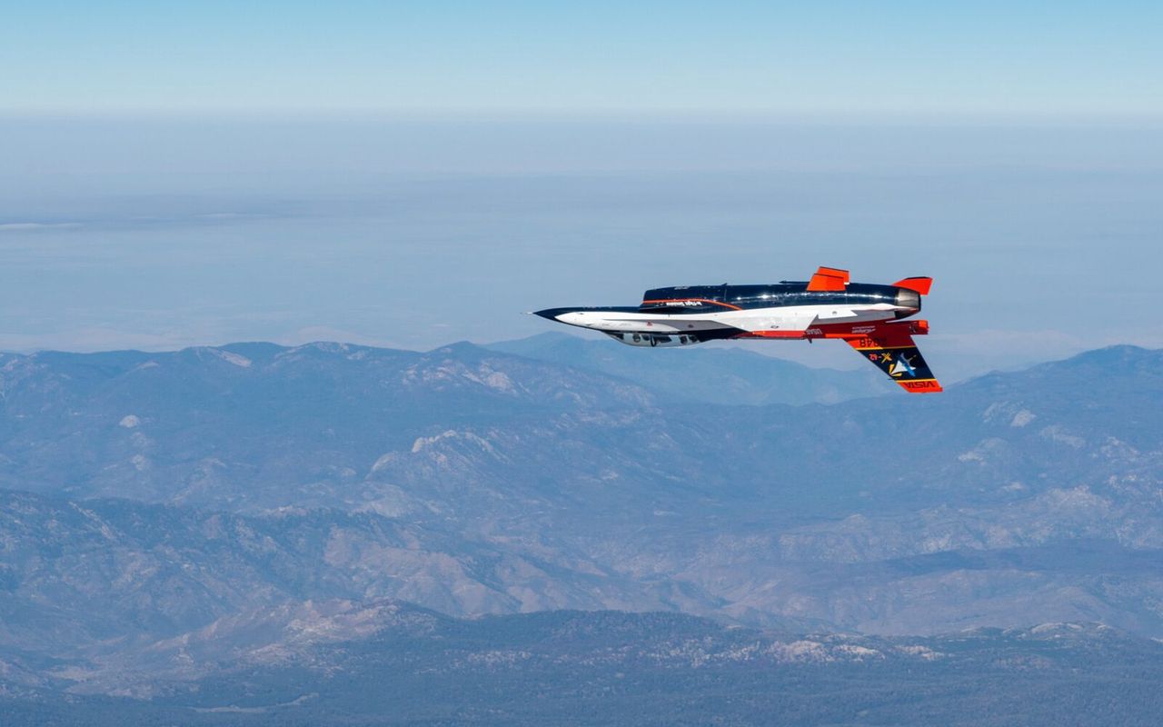 Samolot VISTA X-62A
