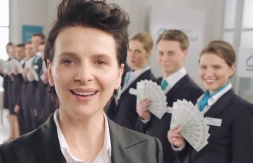 Juliette Binoche reklamuje Kredyt Prostoliczony „za 10 zł” w Credit Agricole Bank Polska