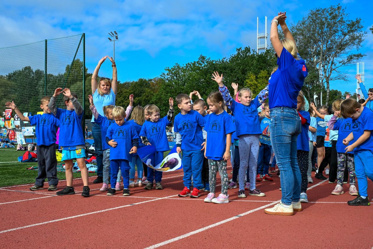Sport, zabawa i zdrowie. Dzień Przedszkolaka na stadionie w Poznaniu