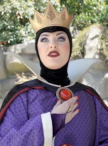 Zła Królowa zniknie z Disneylandu? Fani biją na alarm